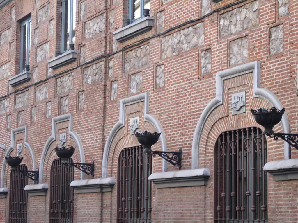 Ein ehemaliges Kloster ist der Hauptsitz der spanischen Arbeitergewerkschaft UGT.